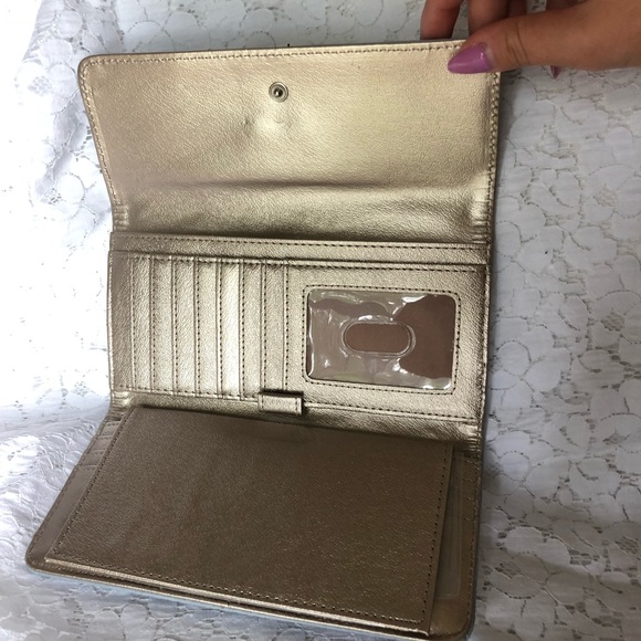 NWOT Nine West Powder Blue & Navy Wallet - Picture 2 of 8